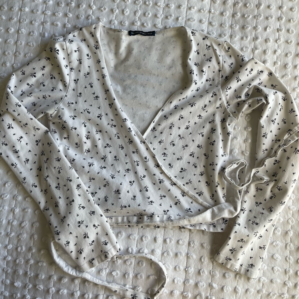 brandy melville wrap top